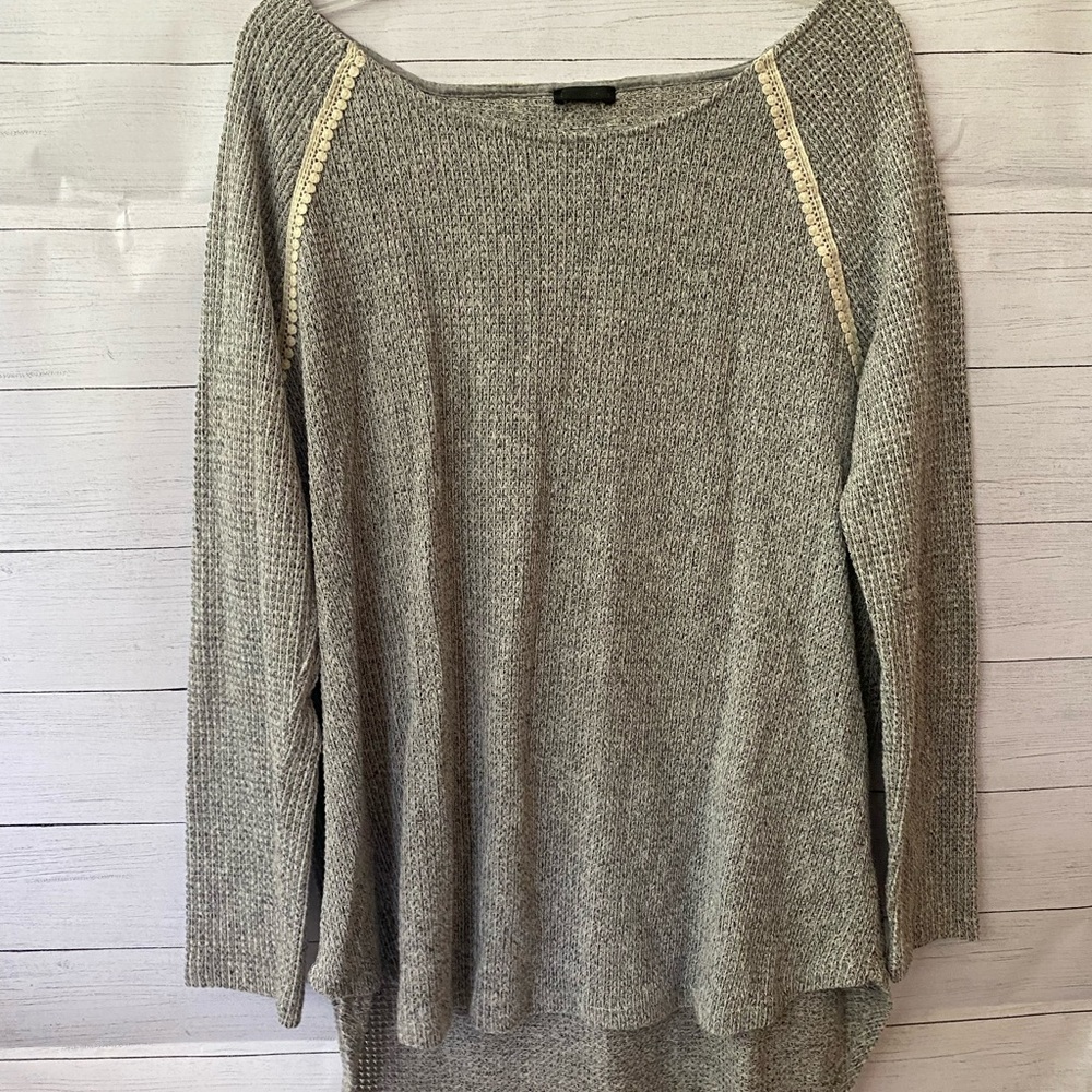 Long sleeve sweater with crocheted back detail